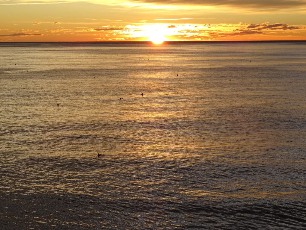 Amanecer en la playa Nova Icaria Barcelona