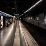 Anden del metro de Barcelona en la estación de Sagrada Familia